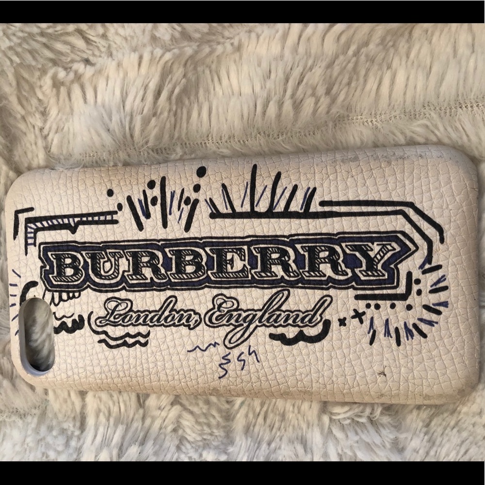 Burberry London iPhone 8 snap phone case